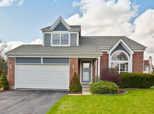252 Bingham Ct, Mundelein, IL 60060