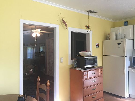 Kitchen to family room