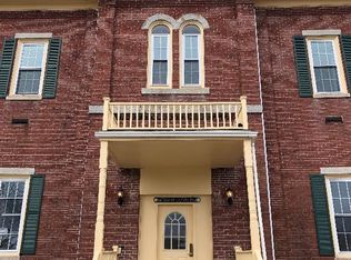 27 Mount Ephraim Rd APT 6, Searsport, ME 04974