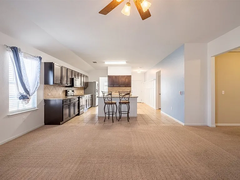 118 Leona River Trl — Photo 37