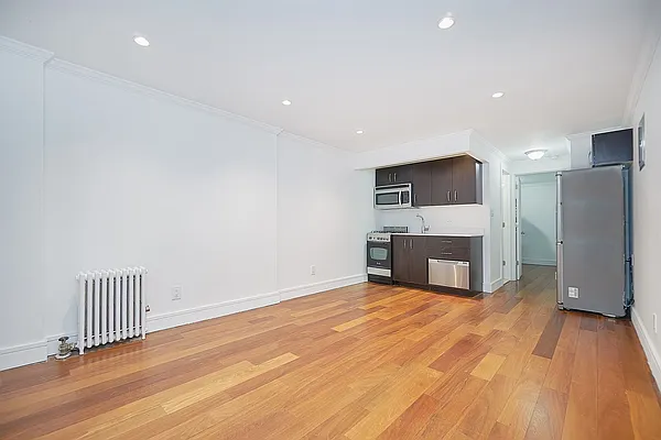 Rented by Keller Williams NYC | media 20