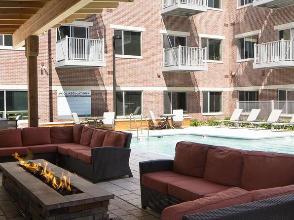 2223 Dodge St APT 203