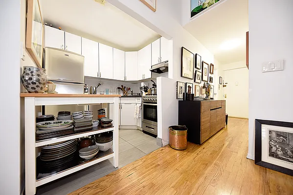 Rented by Buchbinder & Warren | media 3