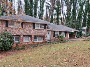 2382 Oakridge Ct, Decatur, GA 30032