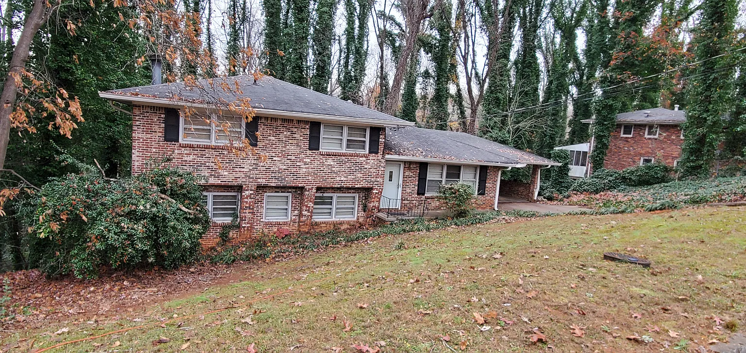 2382 Oakridge Ct photo 1