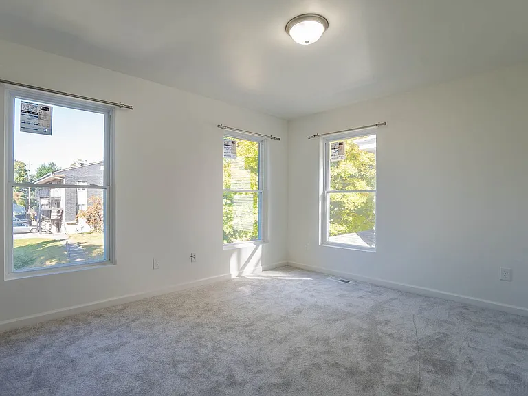 373 E 13th Ave — Photo 8