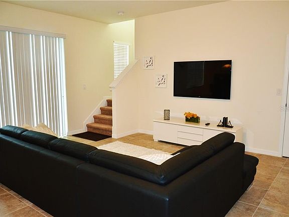 4th image of 750 Las Fuentes Dr