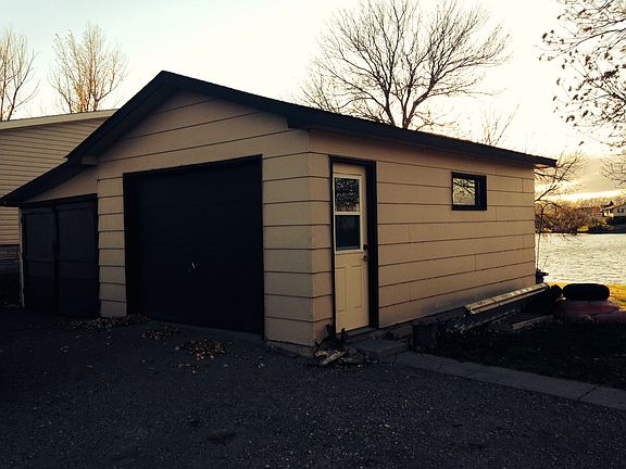 Garage with lean to 