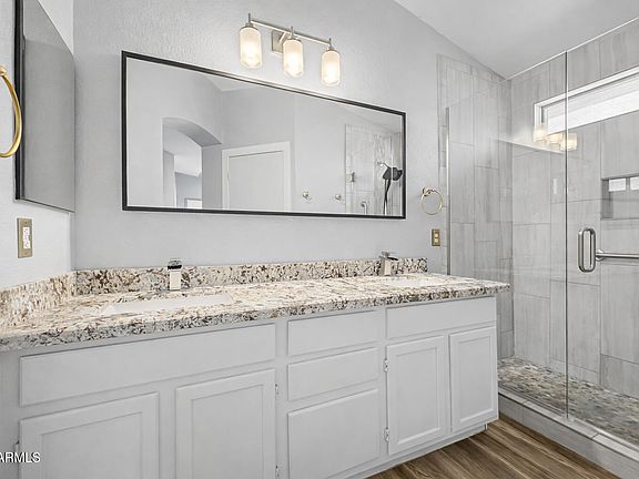 4th image of 109 W MOHAWK Drive
