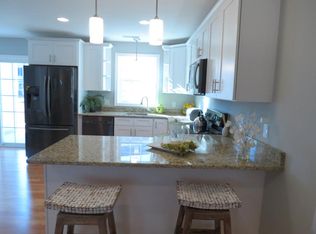 15 Bruins Ln, Raymond, NH 03077
