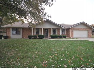 204 Pine Dale Dr, Swansea, IL
