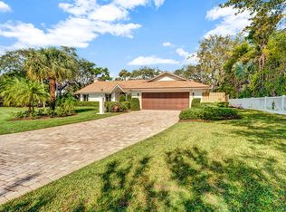1100 Pegasus Pl, Vero Beach, FL 32963