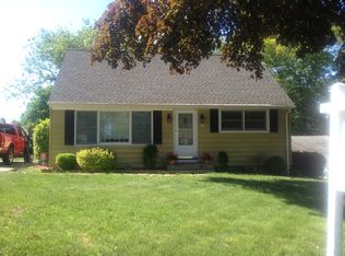 28 Sunset Dr, Shelton, CT 06484