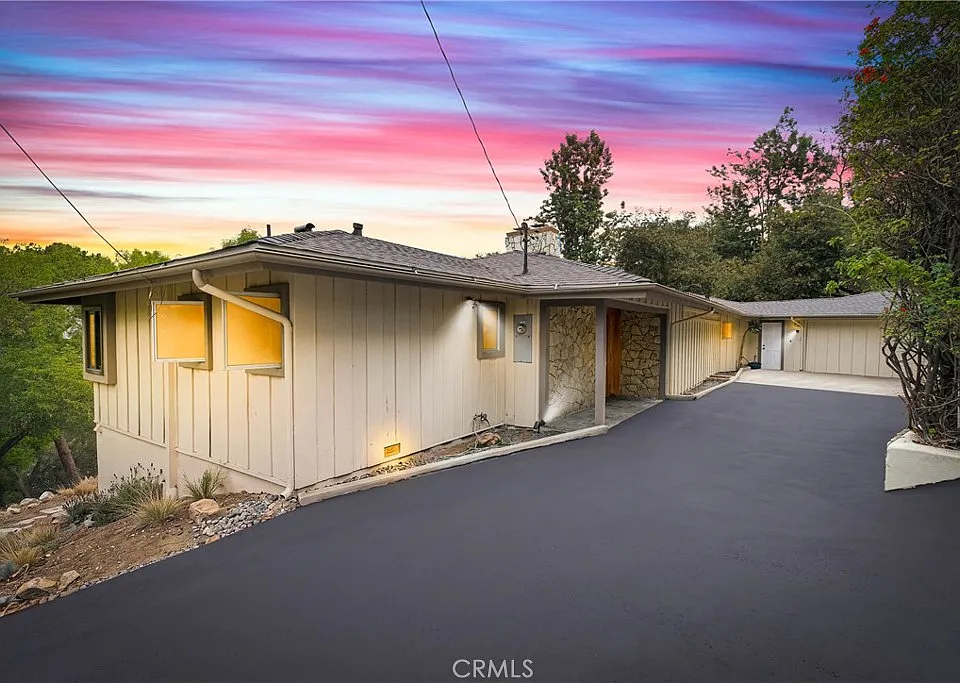 859 Saint Katherine La Canada