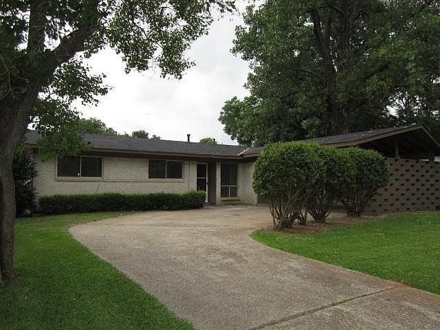 1st image of 1109 Crestmoor Dr