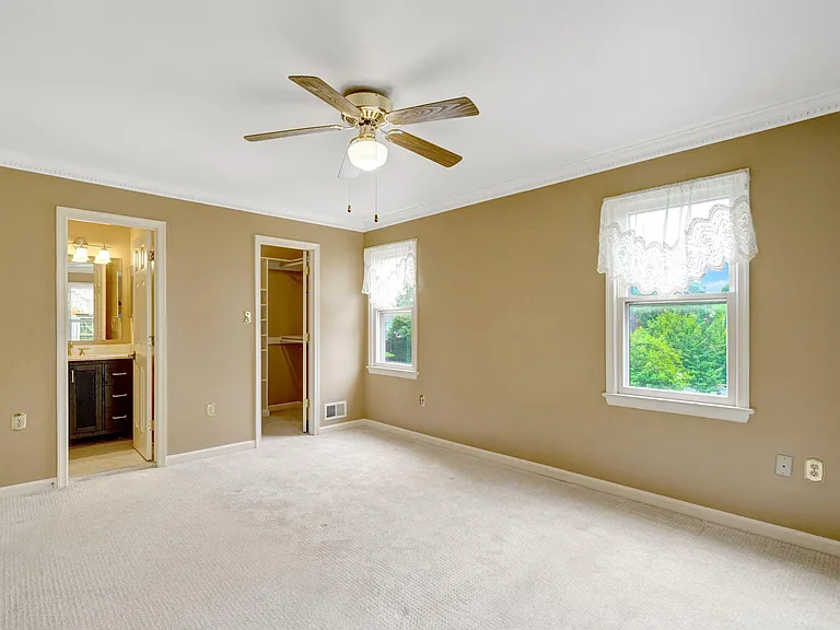 7975 Yancey Dr — Photo 16