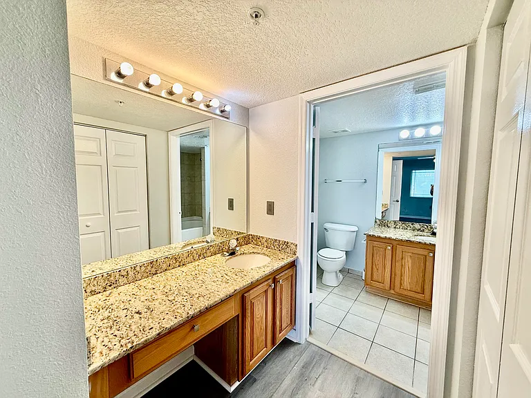 271 SW Palm Dr #304 — Photo 13