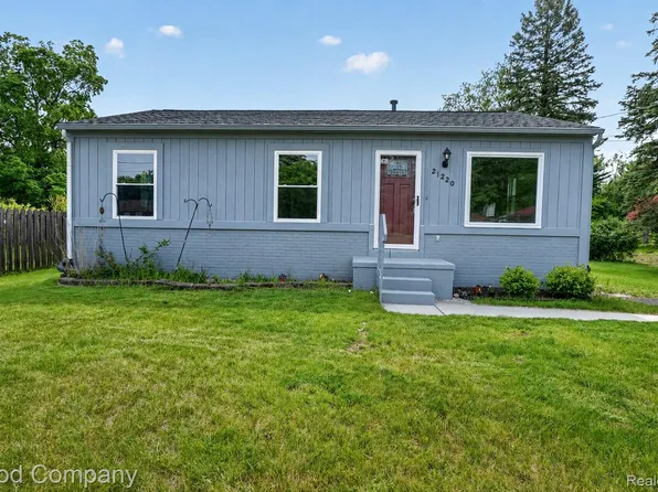 21220 Van Buren St, Southfield, MI 48033