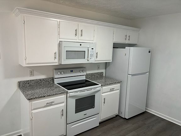 4th image of 2726 Gold Valley Dr