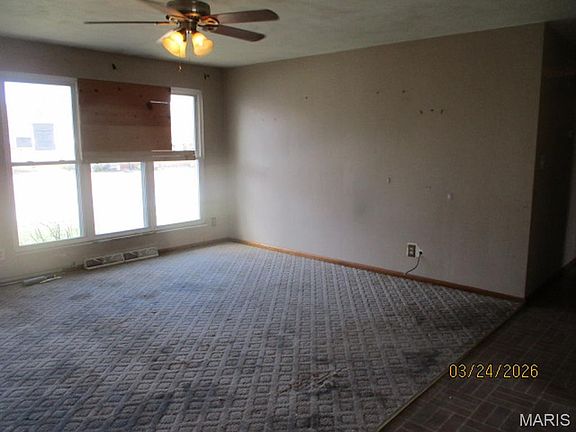 4th image of 2905 Yale Dr