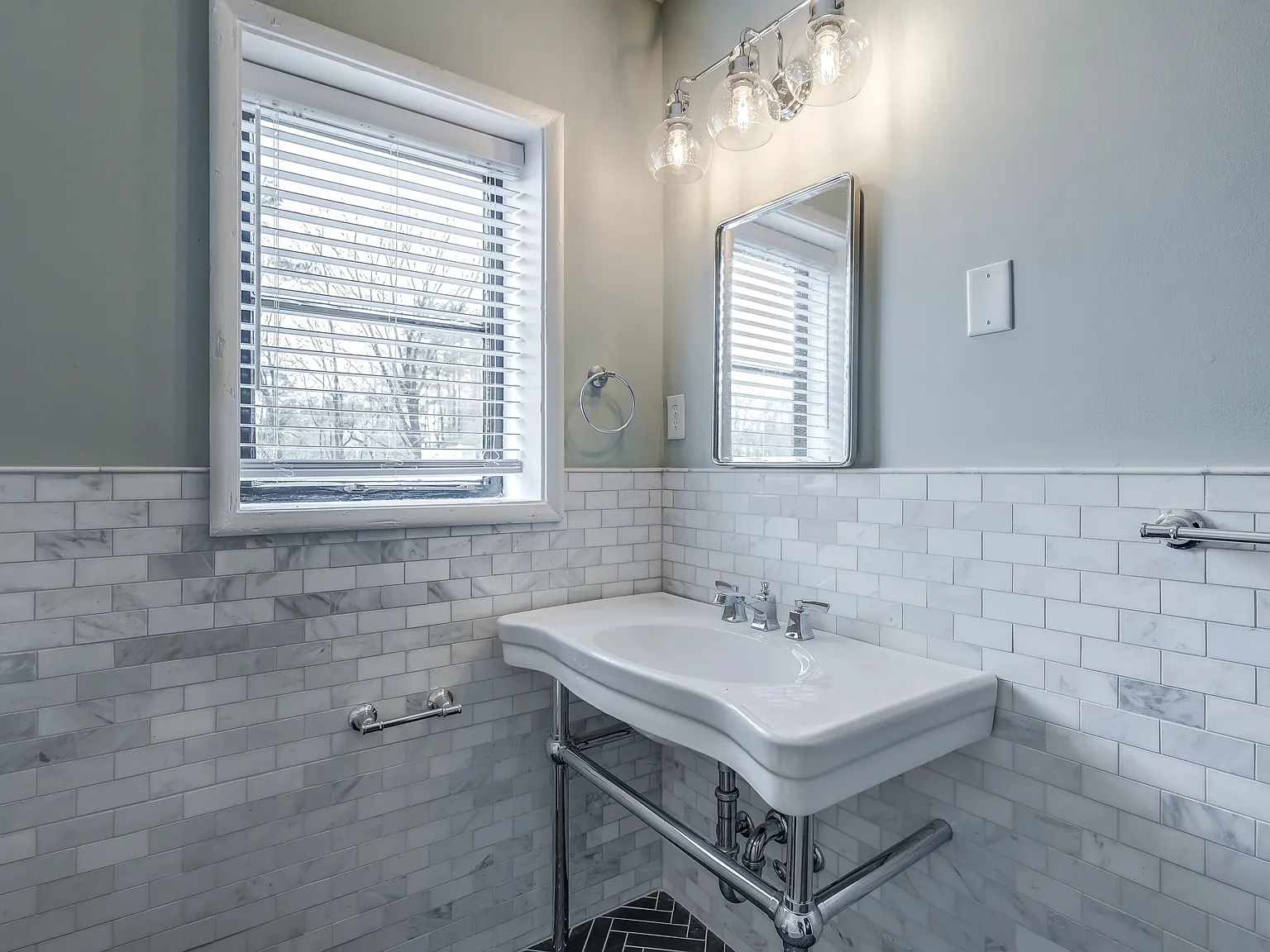 2 bed, 850 sqft, $2,300 — Photo 4