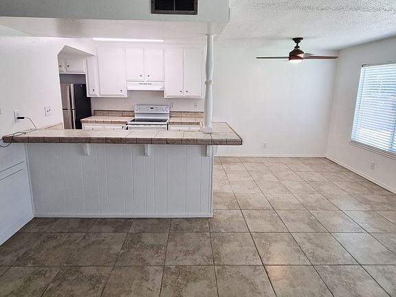 4th image of 3153 Occidental Dr APT 2