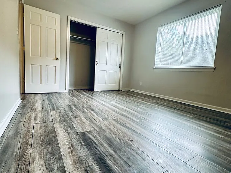 3328 Pinewood Ave — Photo 7