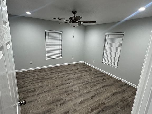 5th image of 9617 Montgomery Ln