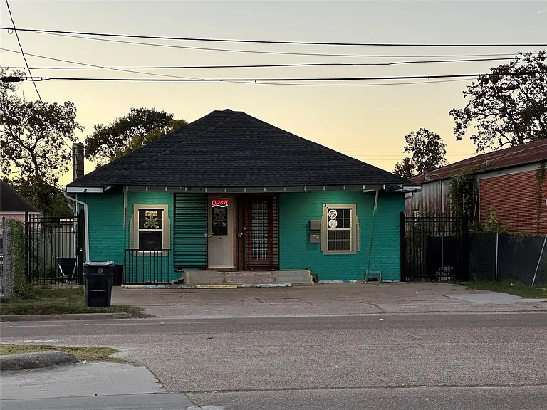 304 S Lockwood Dr — Photo 8