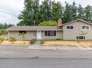 1775 NE 8th Ave, Oak Harbor, WA 98277