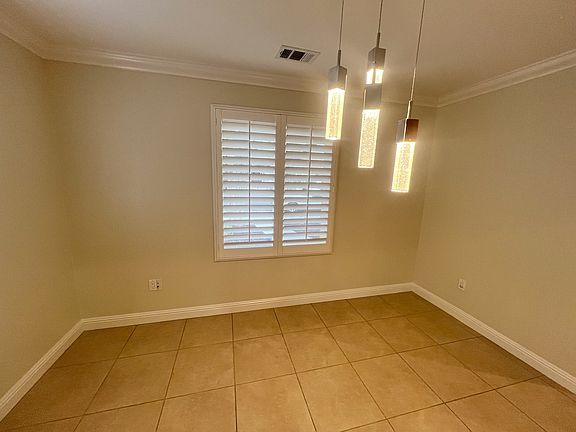 5th image of 388 W Virginia St