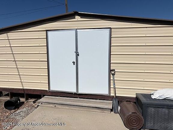 3rd image of 1598 Yampa Ave