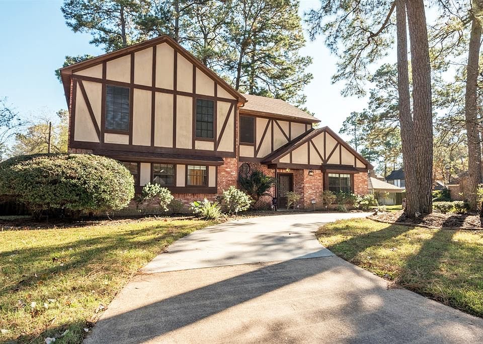 Welcome to your new home in the lovely neighborhood of Gettysburg that is just minutes from Hwy 249, BW 8, and Hwy 99. This greatly desired neighborhood is zoned to the highly regarded Tomball ISD and is just minutes from Faulkey Gully Hike and Bike 