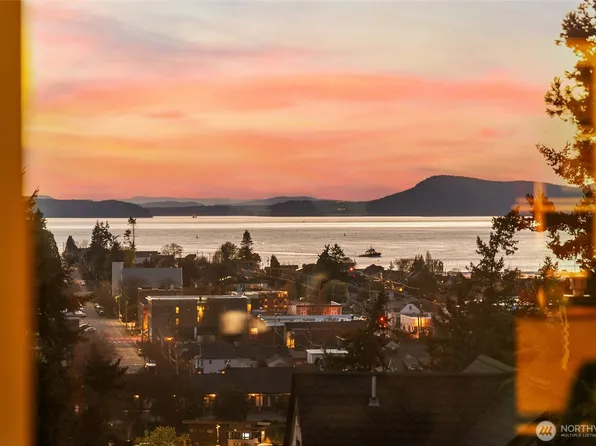 303 7th Street, Anacortes, WA 98221