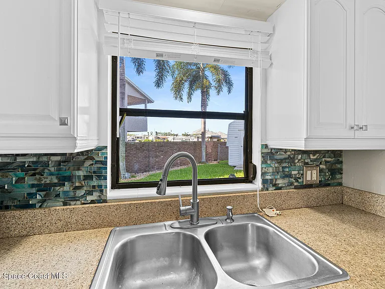 401 Milford Point Dr — Photo 15