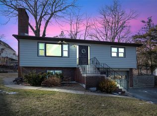 91 W Mombasha Rd, Monroe, NY 10950