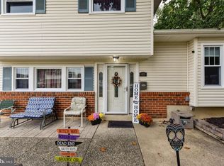 40 W Ferndale Dr, Runnemede, NJ 08078
