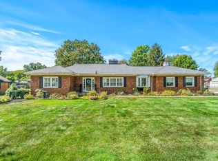 128 Meadowbrook Rd, Hermitage, PA 16148