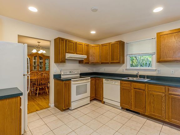4th image of 1710 Kerwin Blvd