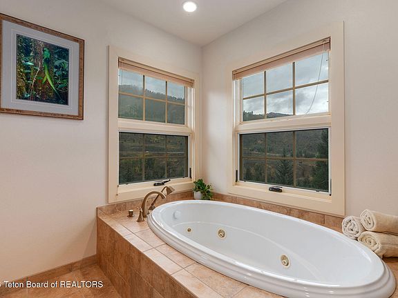 14th image of 12000 S Palmer Creek Dr