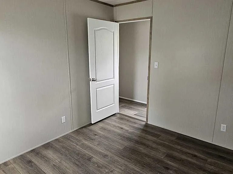 2737 W Washington Ctr #137 — Photo 10