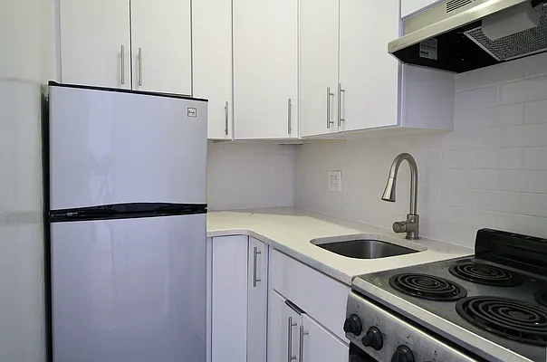 Rented by Julianna Realty Corp | media 14