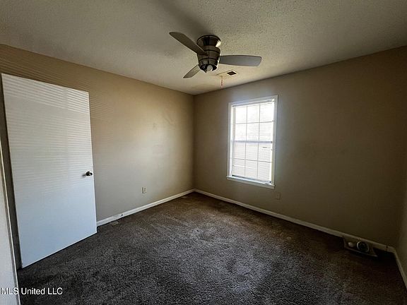 5th image of 6915 Tobin Dr
