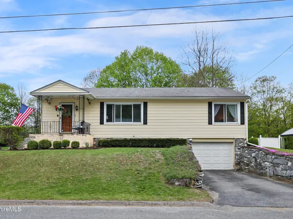 60 Willow St, Adams, MA 01220