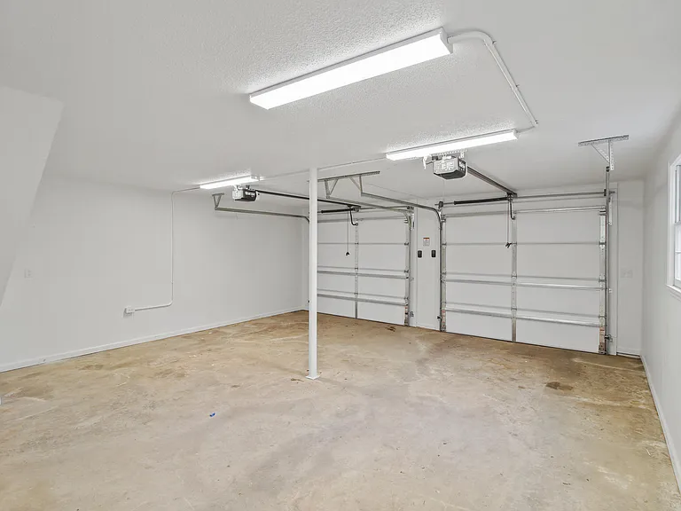 305 Mayfield St — Photo 33