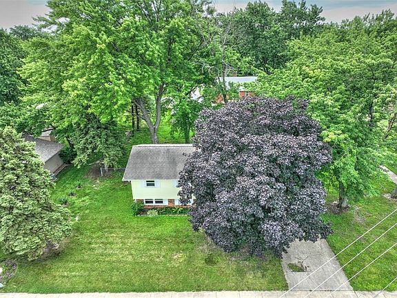 2nd image of 175 W Ash Ave