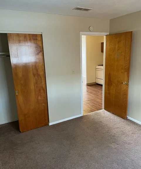 Riverview Apartments — Photo 18