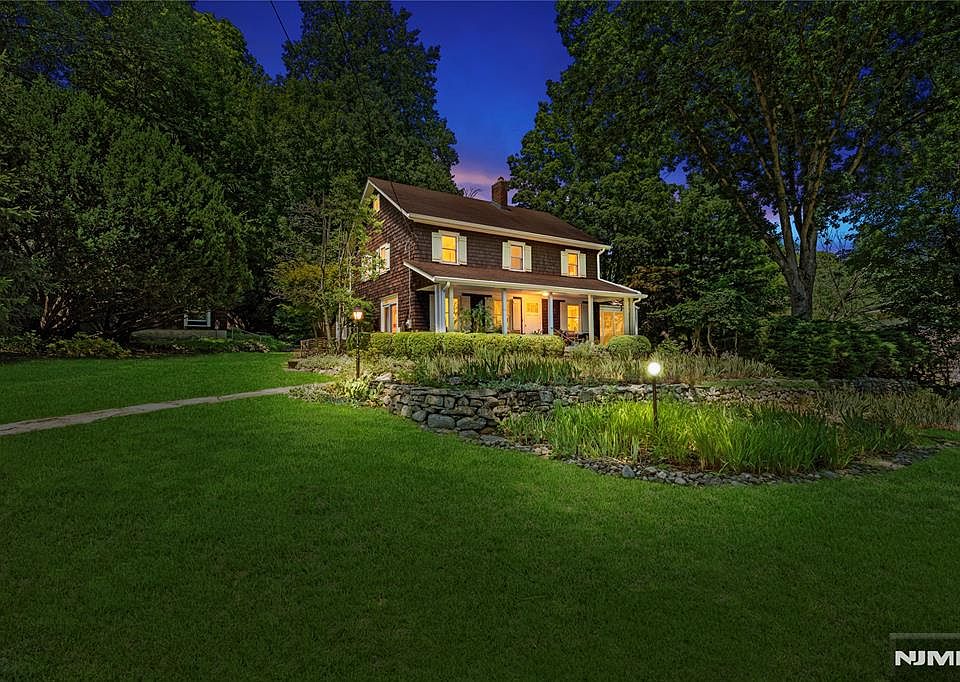 1st image of 243 W Saddle River Rd