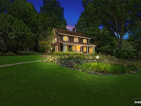 243 W Saddle River Rd, Upper Saddle River, NJ 07458