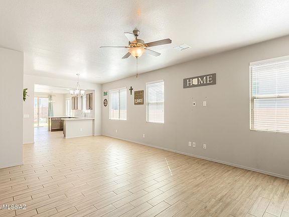 5th image of 304 Brookhaven Pl